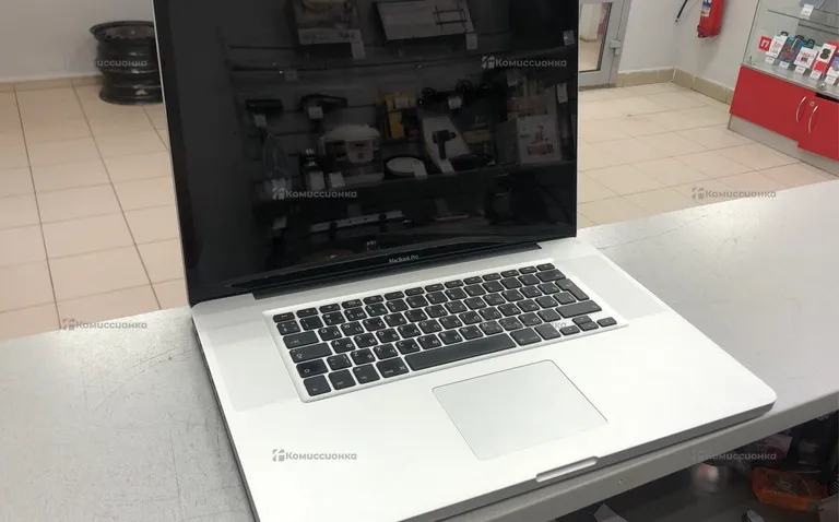 Ноутбук  MacBook Pro 17 2009