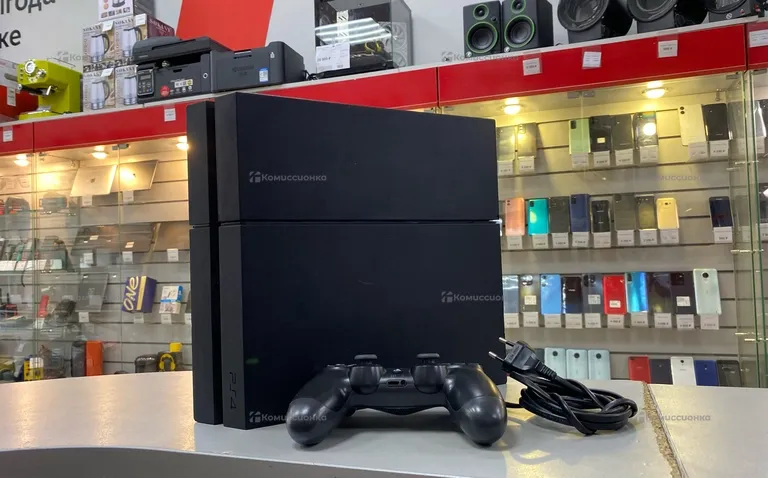 Приставка Sony PlayStation 4 Fat 500 ГБ