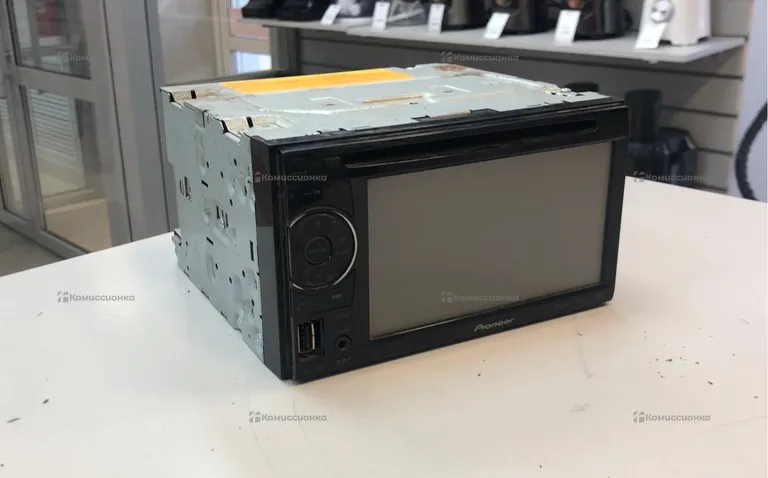 Автомагнитола  Pioneer AVH-1400DVD