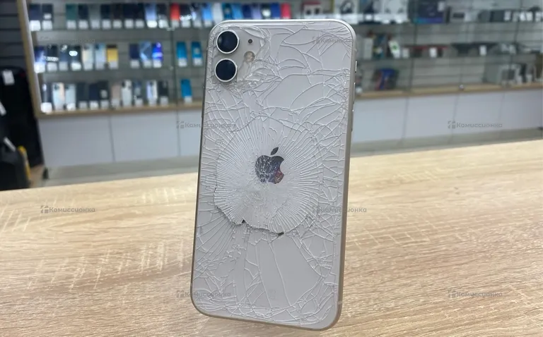 Apple IPhone 11 64 ГБ