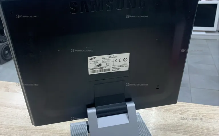 Монитор Samsung SyncMaster 172S
