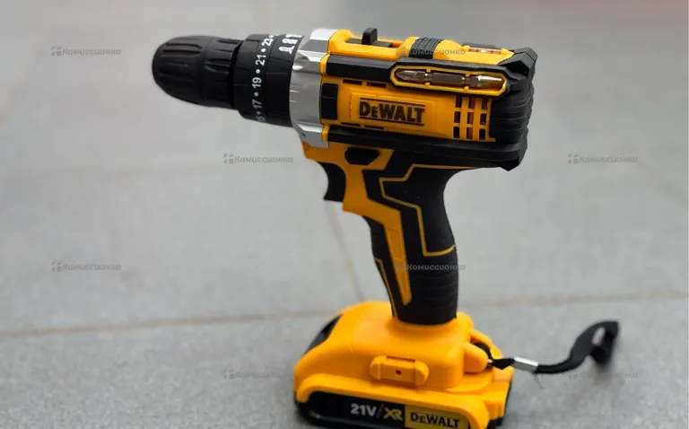 шуруповерт Dewalt 21v set 24 pcs (реп)