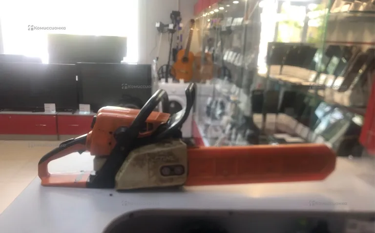 Бензопила STIHL MS250.