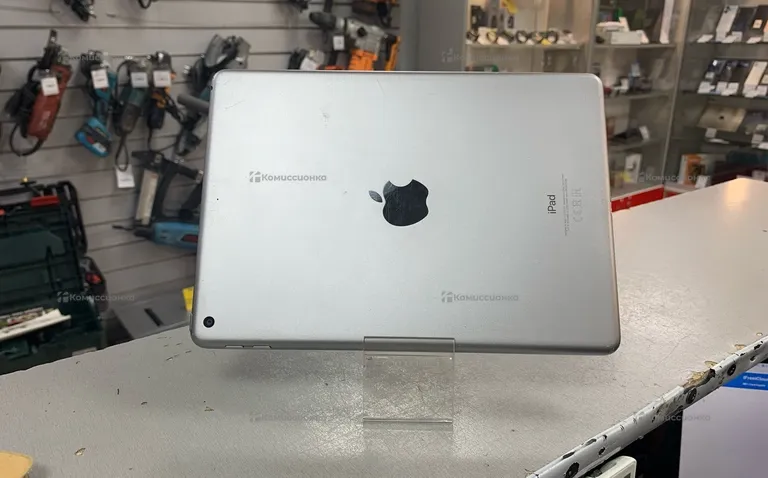 Планшет Apple Apple iPad 6 поколения 32GB