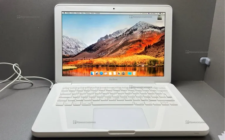 Ноутбук  Apple MacBook 13 2010