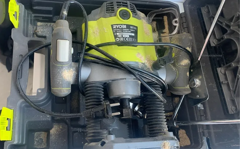 Фрезер Ryobi RRT1600-K