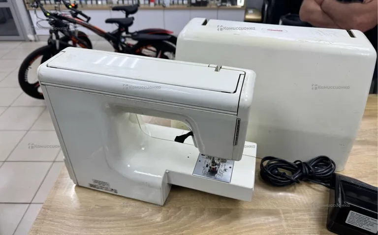 Швейная машина  Janome excel 18w
