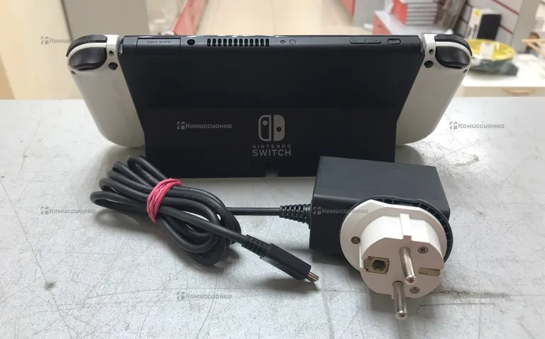 Приставка Nintendo switch oled