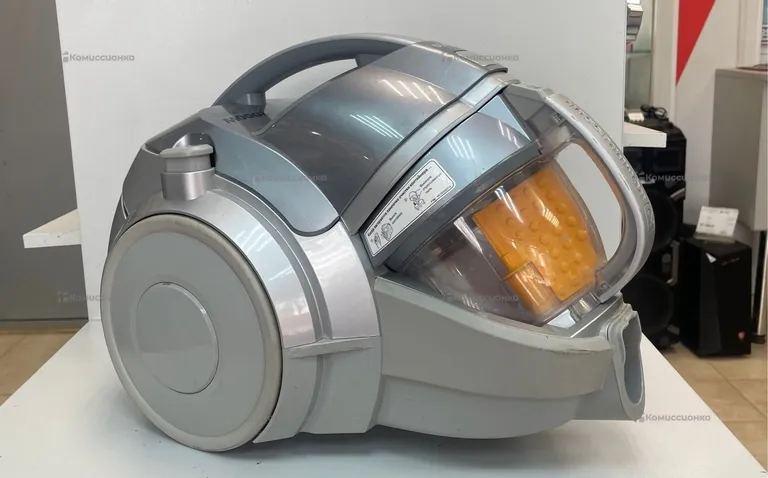 Пылесос LG VK8820HUV