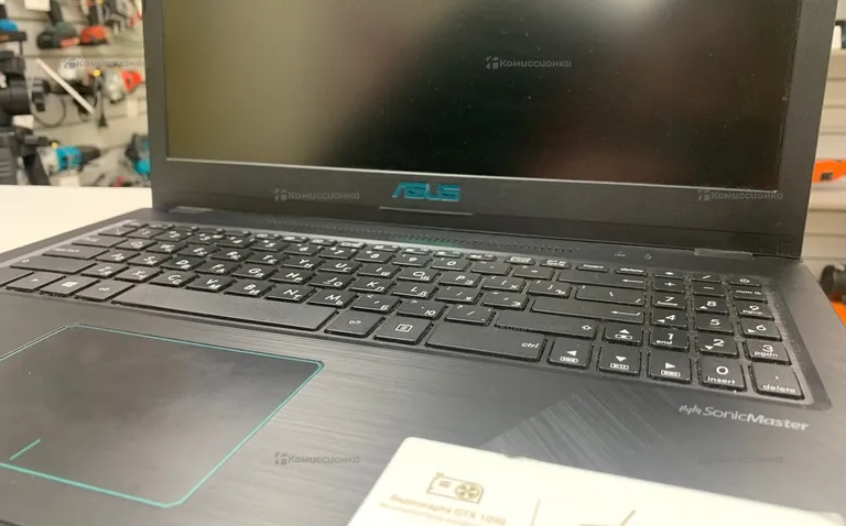 Ноутбук Asus M570D