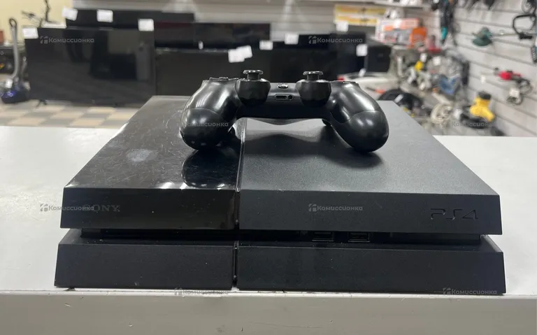 Приставка PS4. PS4 Fat 512