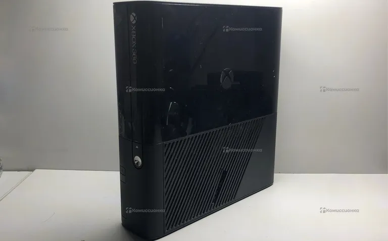 Приставка Xbox 360E
