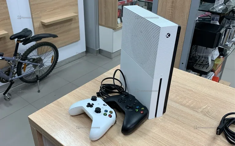 Приставка Xbox One S