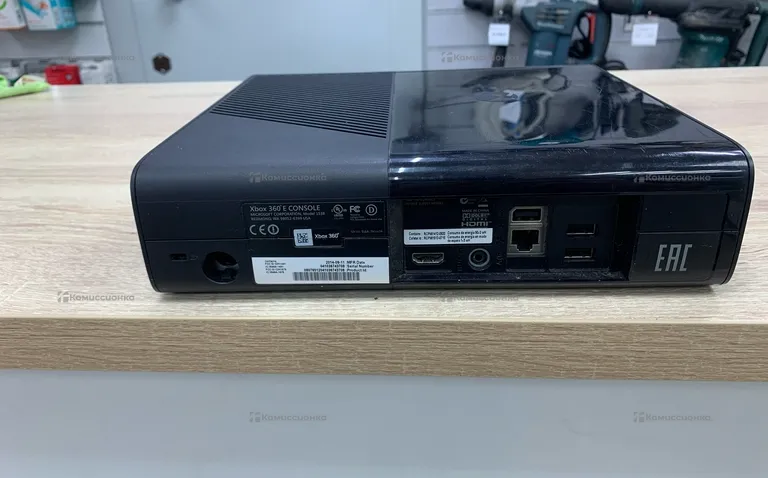 Приставка Xbox Xbox 360 E