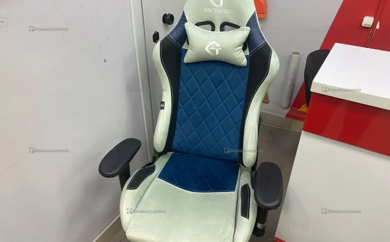 Игровое кресло GT Racer