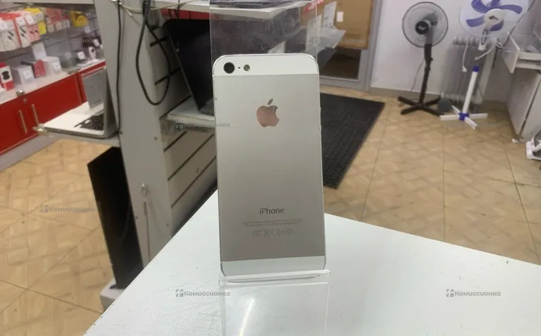 Apple iPhone 5S 16 ГБ