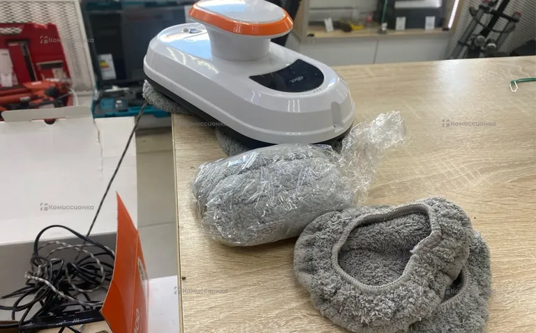 Робот-мойщик окон dBot W100