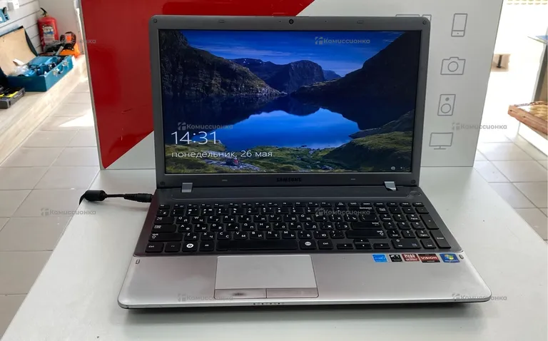 Ноутбук Samsung amd a8-4500m