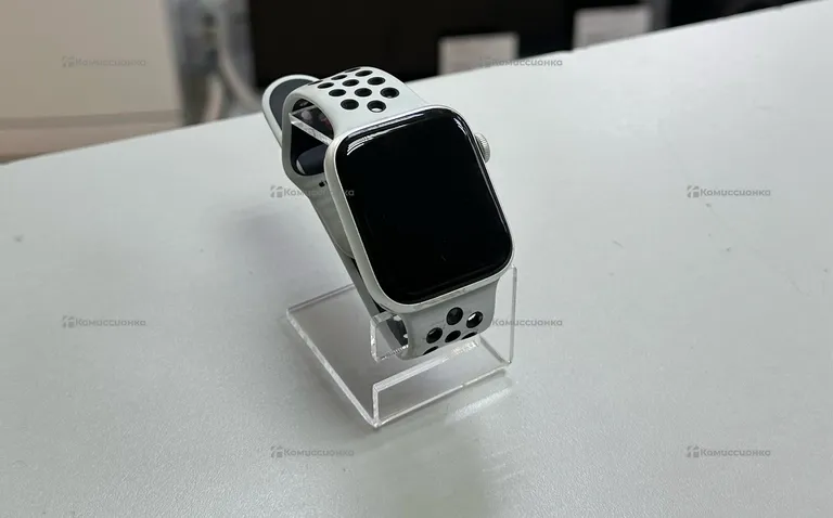 Часы  Apple Watch Series 5 44mm