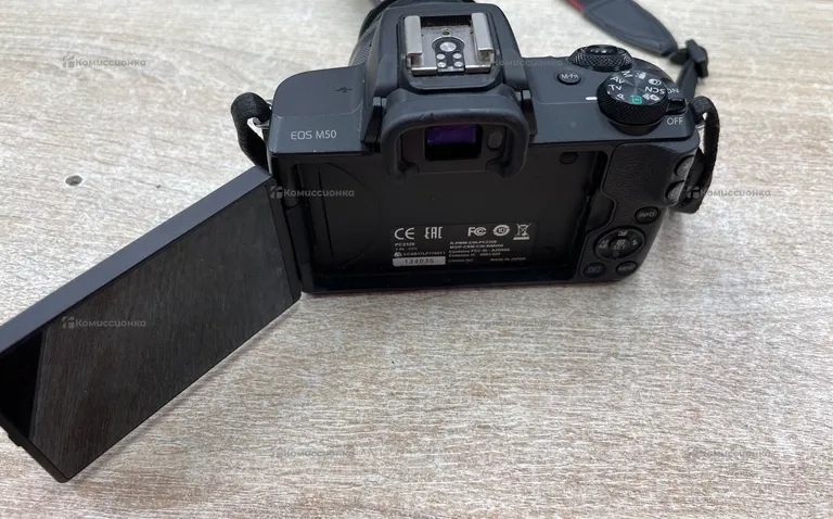 Фотоаппарат Canon m50