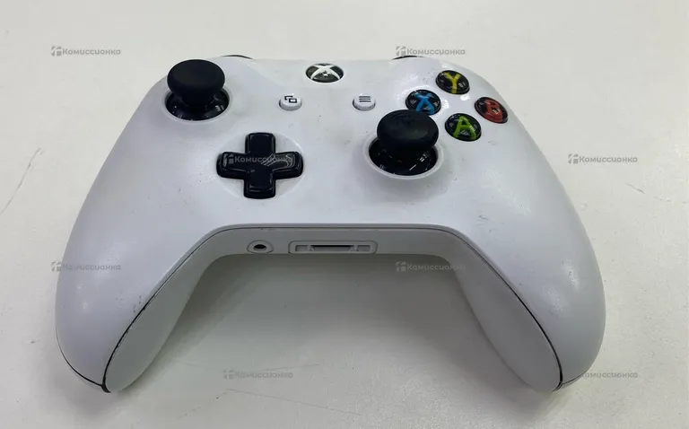 геймпад Xbox One