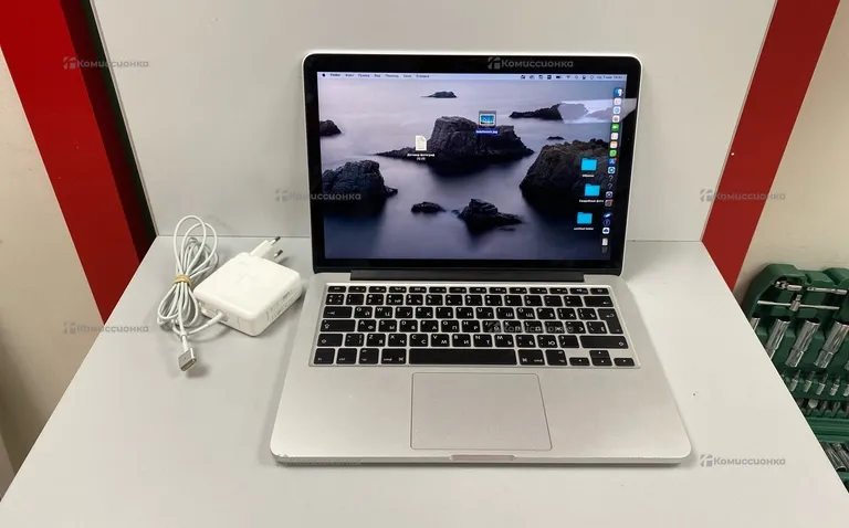 Ноутбук  Macbook pro (13/2016)