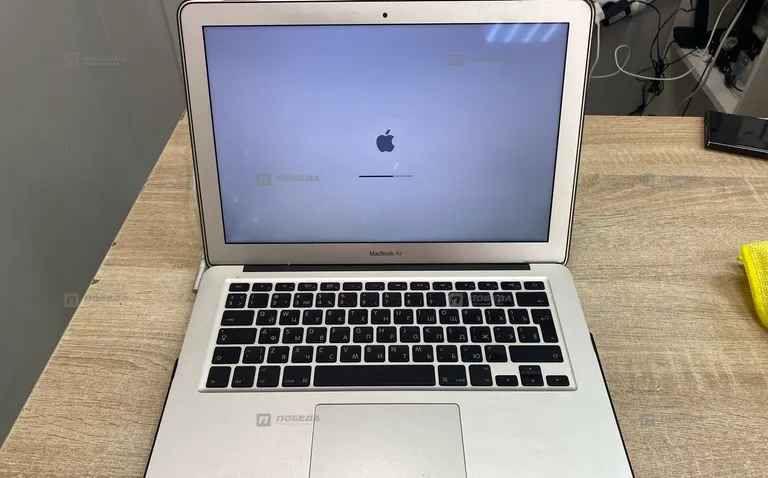 Ноутбук MacBookAir 13 2010