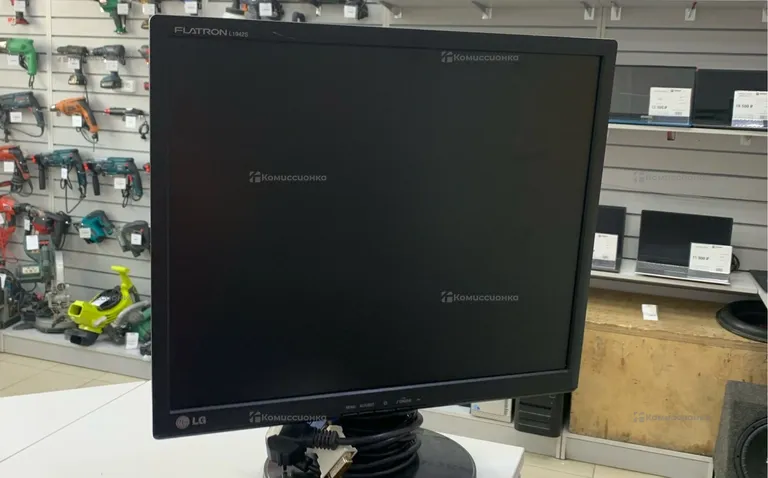 Монитор LG Flatron L1942SE