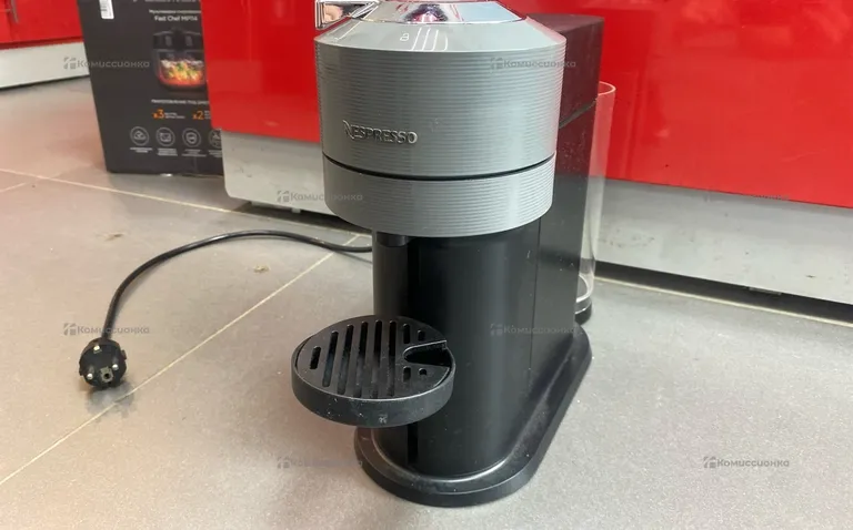 Кофемашина каплульная Nespresso Vertou Next GDV1