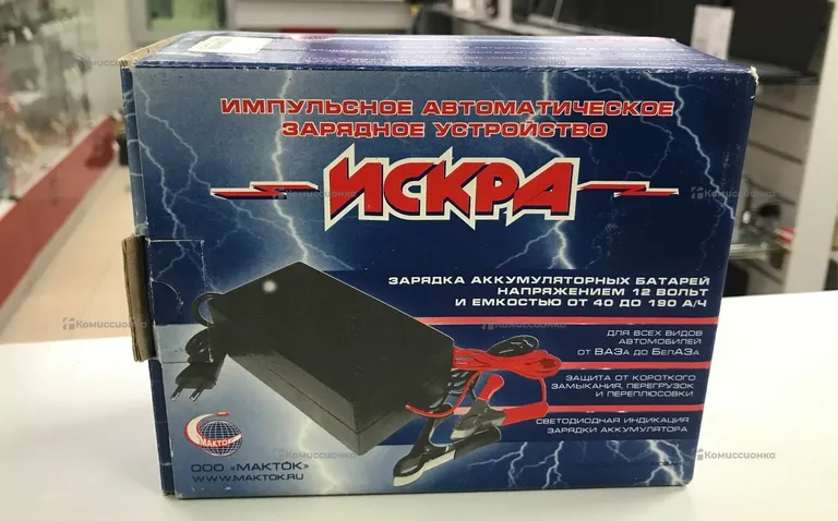 Автобомильное зарядное устройство Искра 001