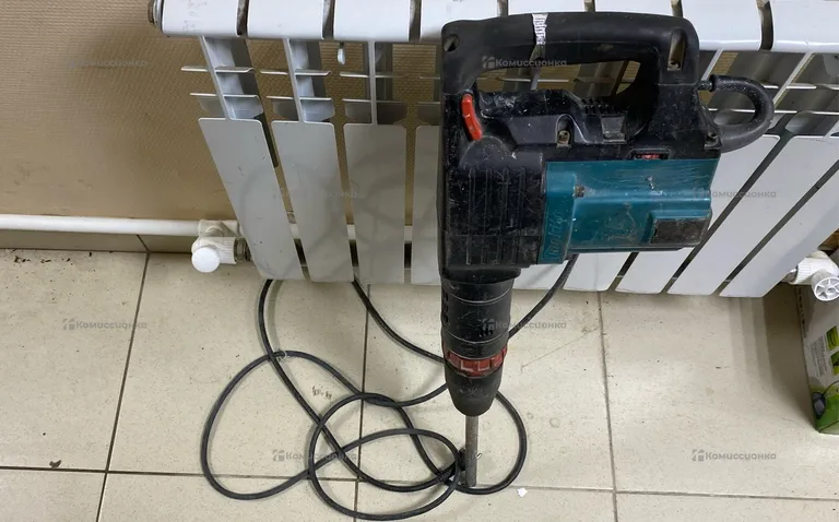 Отбойный молоток makita HM1202C