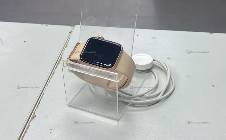Часы Apple Watch SE 40mm