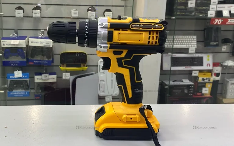шуруповерт с набором Dewalt реп.