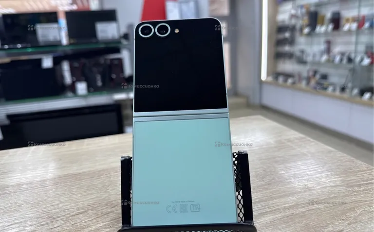 Samsung Galaxy Z Flip 6 12/256Gb