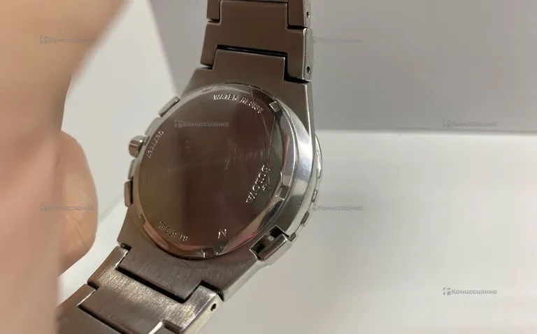 Часы  Bulova 98A000