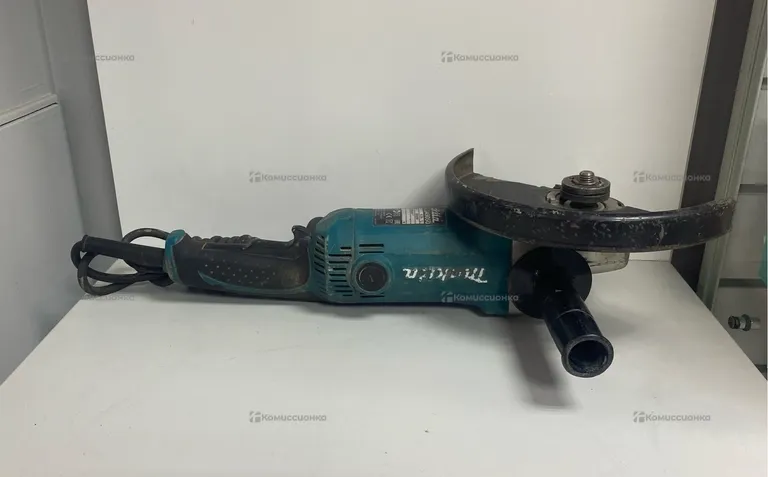 Угловая шлифмашина Makita GA9050