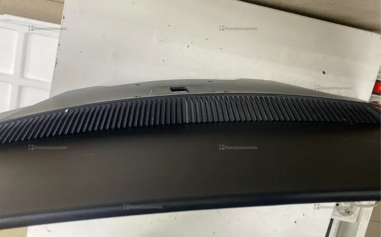 Монитор HUGONG  1800R 270