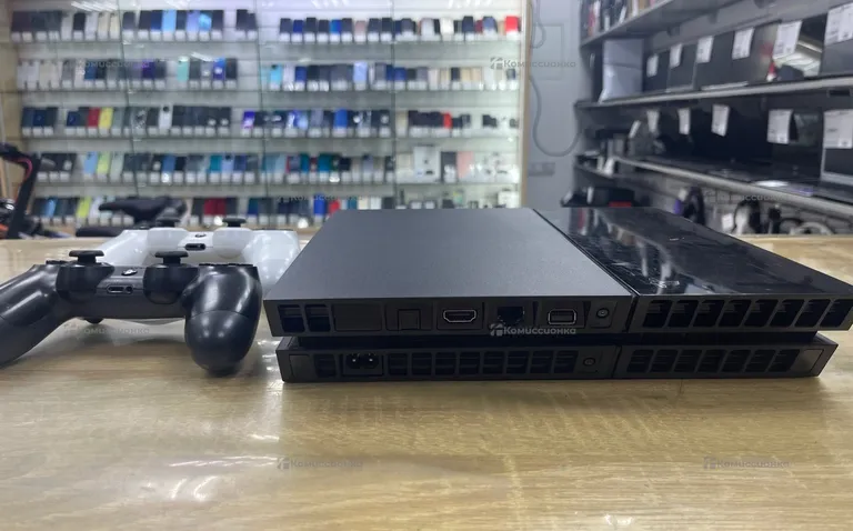 Приставка PS4. Fat 500