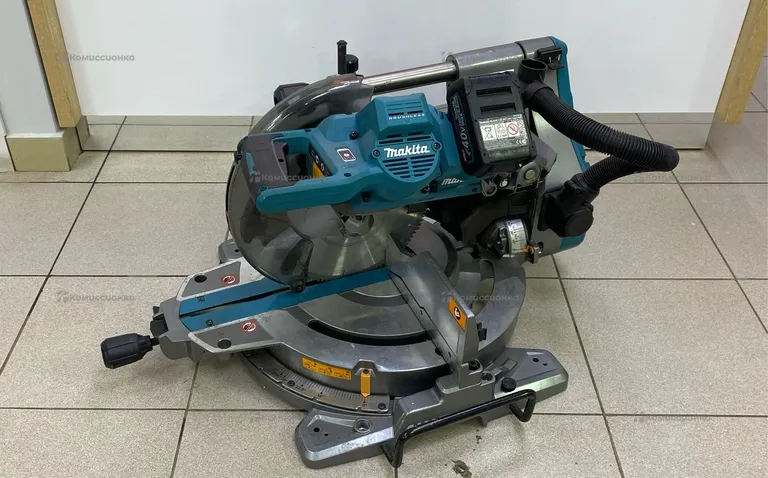 Циркулярная аккумуляторная пила Makita LS004G