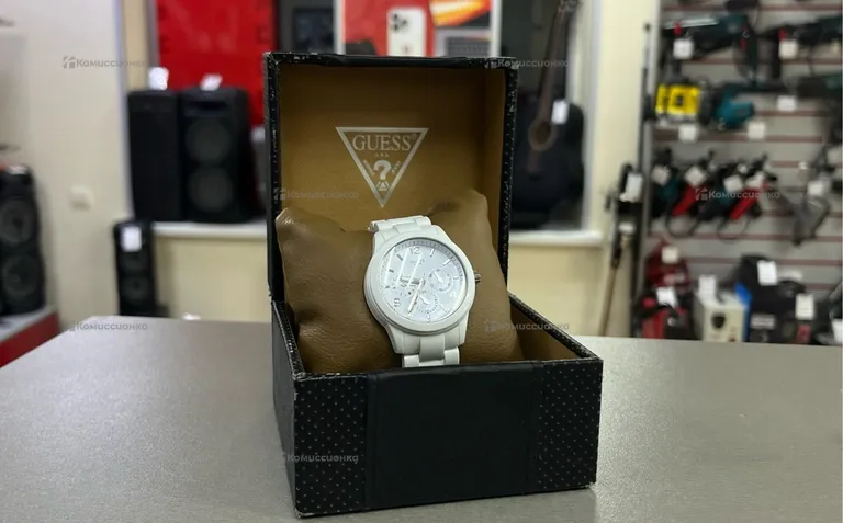 Часы  Guess W11603L1