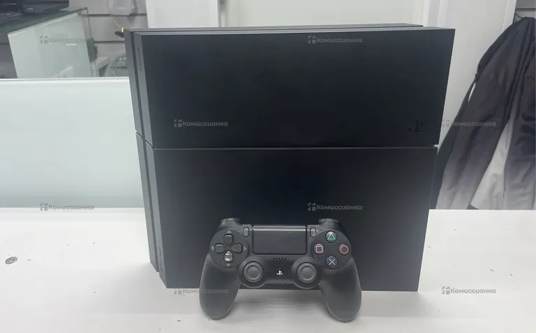 Приставка PS4. PS4 Fat 512