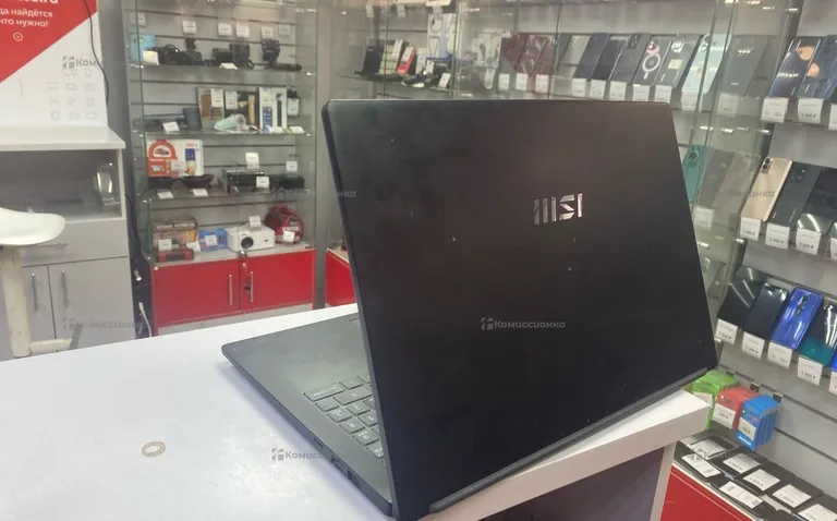 Ноутбук MSI