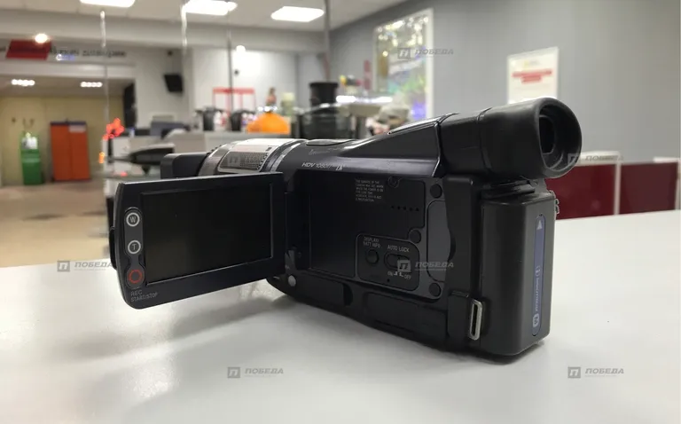 Видеокамера Sony hdr-hc1e 