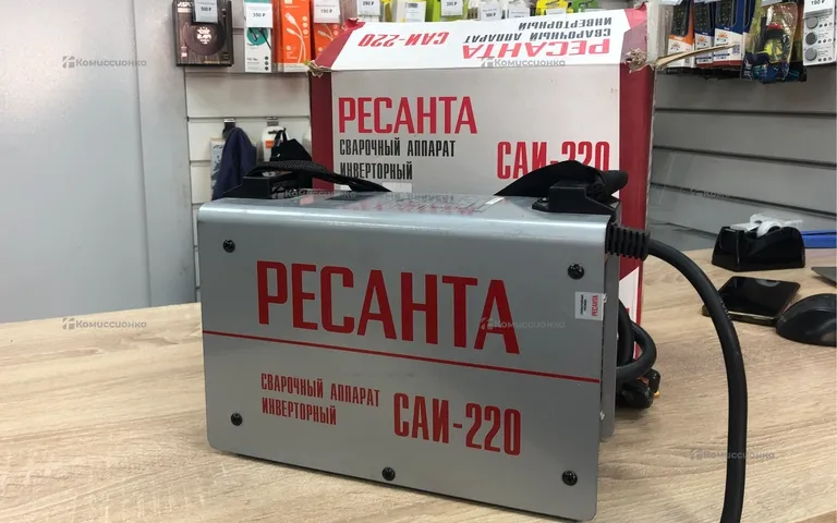 Сварочный аппарат инверторный Ресанта САИ-220