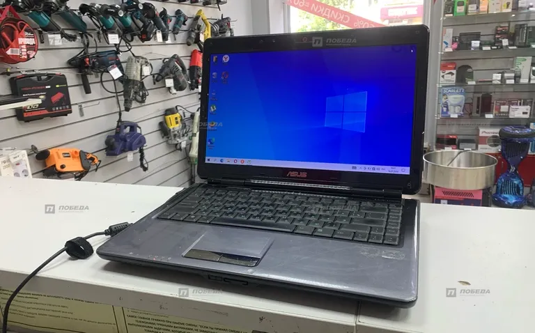 Ноутбук Asus f83v
