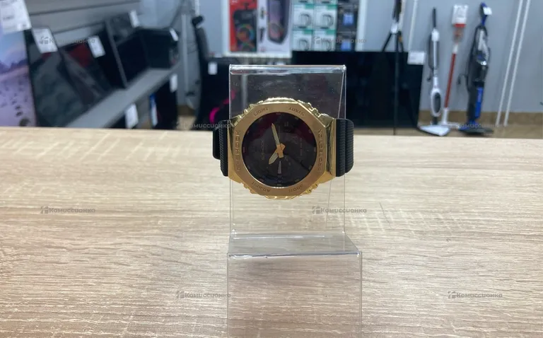 Часы  Casio G-SHOCK GM-2100