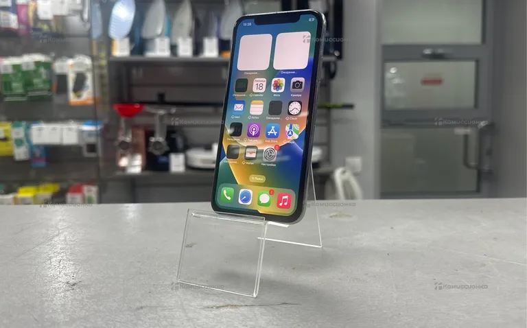 Apple IPhone X 64 ГБ