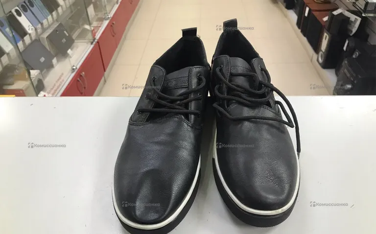 Кроссовки Adidas 45p