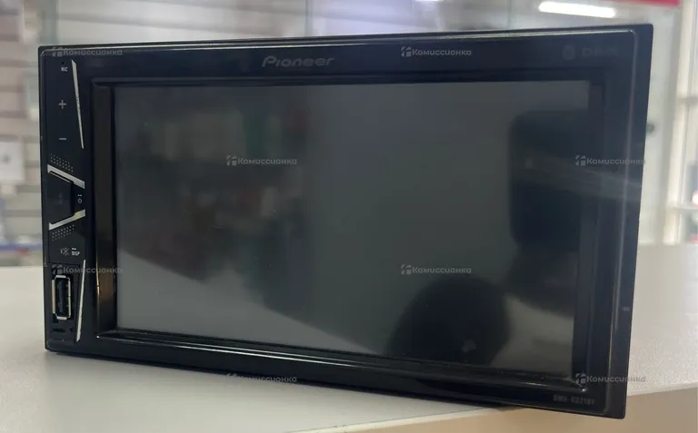 Автомагнитола  Pioneer DMH-G221Bt