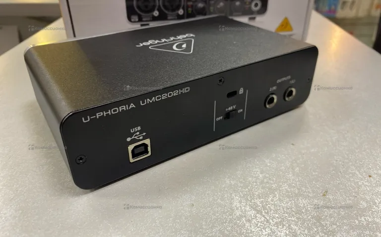 Звуковая карта Behringer umc202hd